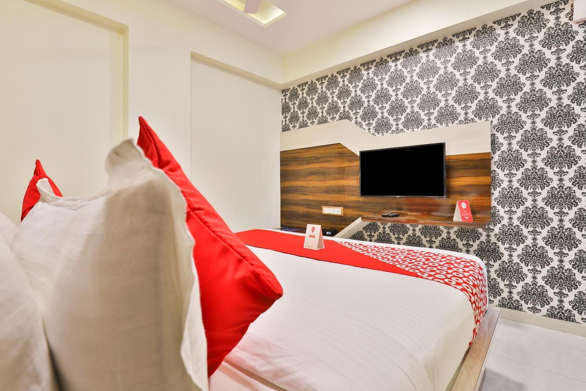 Hotel O Red Apple Ahmedabad Eksteriør bilde