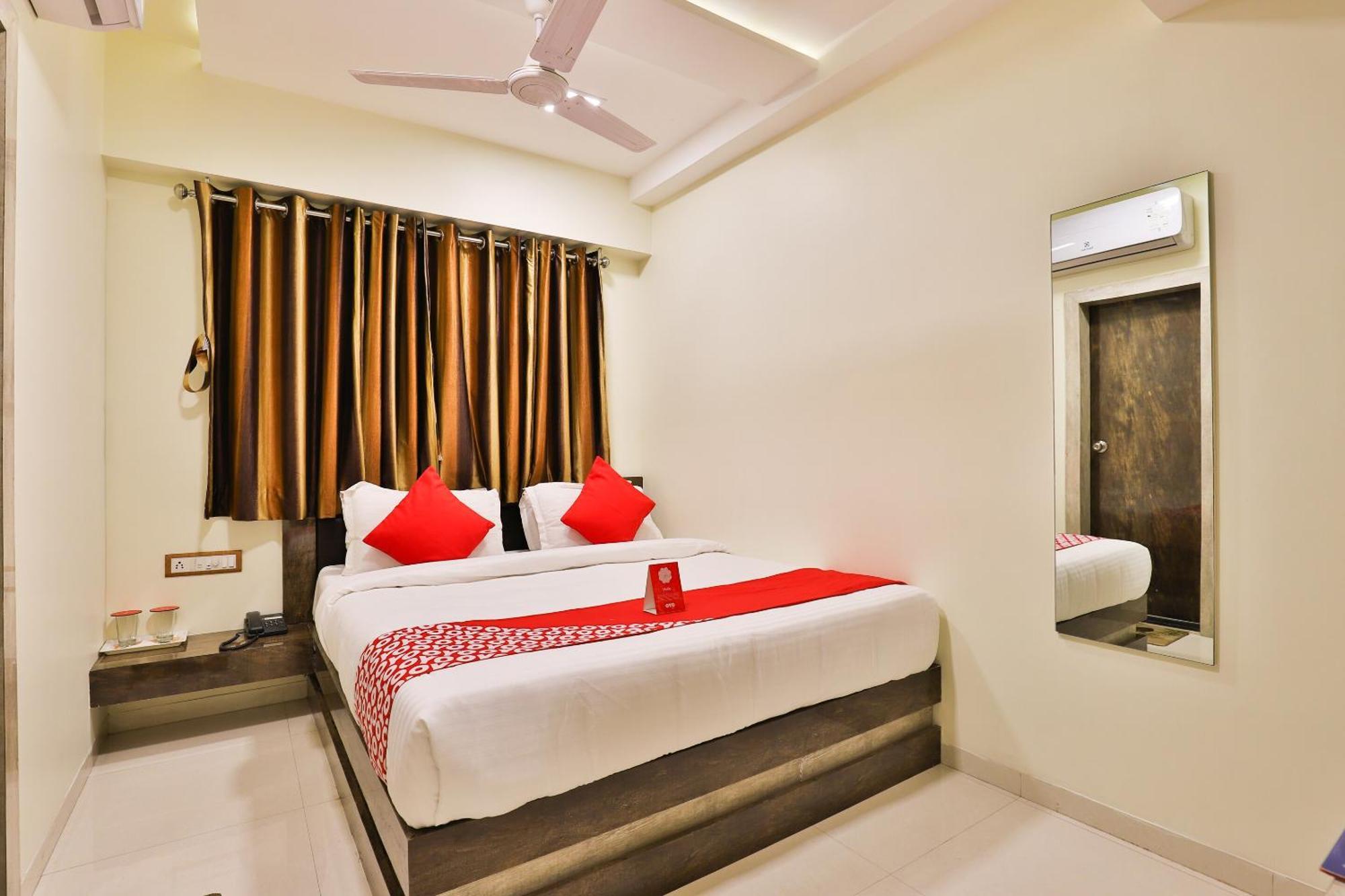 Hotel O Red Apple Ahmedabad Eksteriør bilde