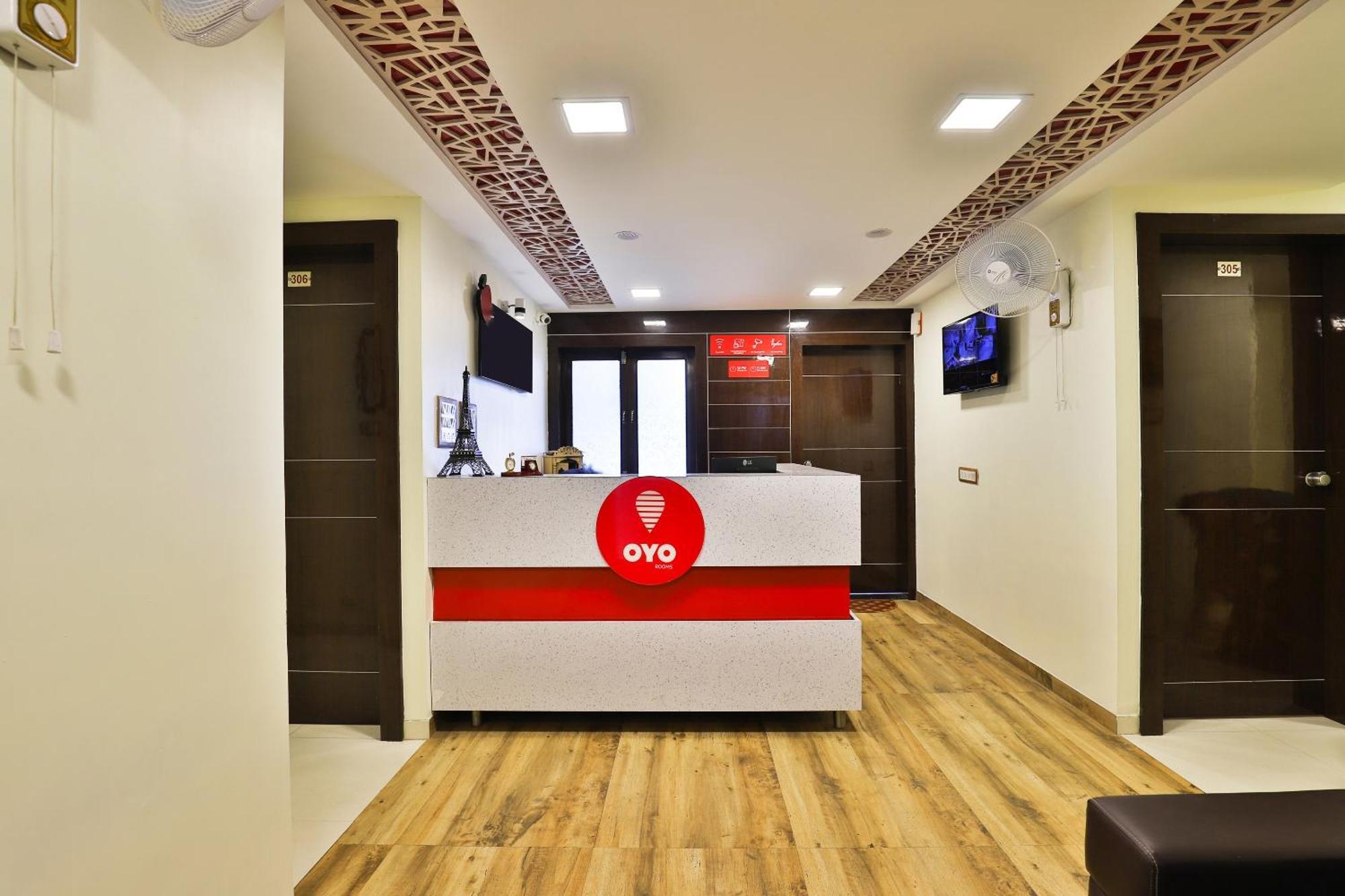 Hotel O Red Apple Ahmedabad Eksteriør bilde